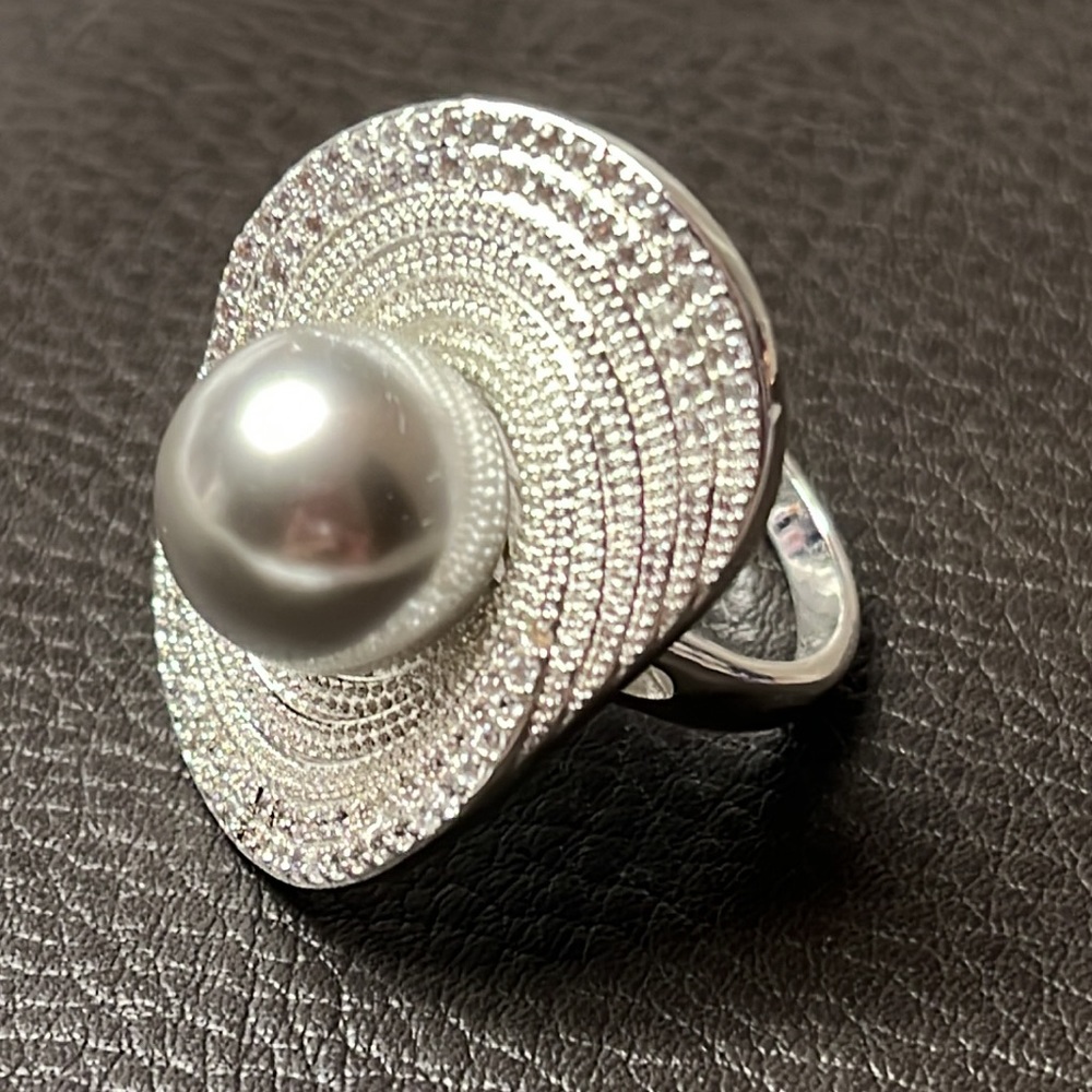 Silver Plated Zirconia Stones Gray Pearl Ring